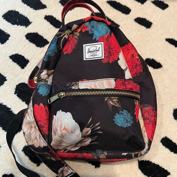 Herschel supply company nova black floral mini backpack purse exc condition - Picture 3 of 7